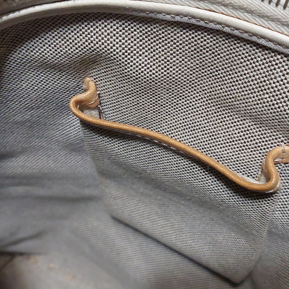 Dooney & Bourke - Picture 3 of 5